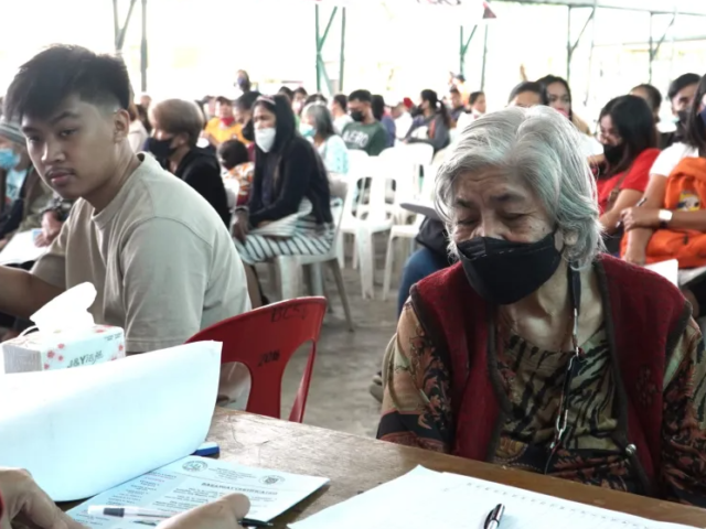 Cayetanos extend aid to Baguio residents affected by fire, typhoon