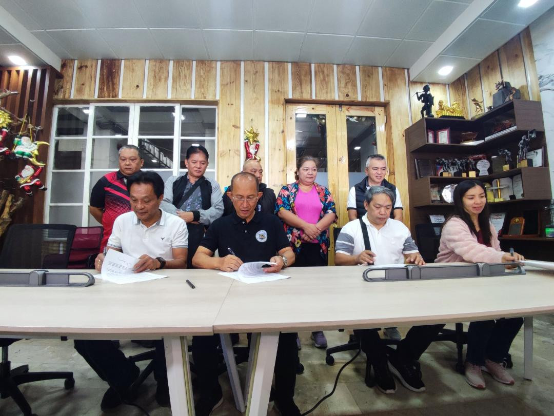 MOA signing photo by Neil Clark Ongchangco