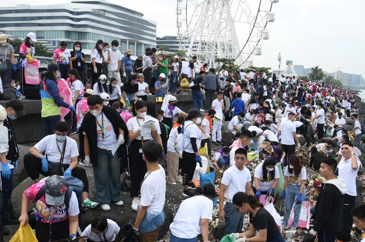 SM Cares Volunteerism Programs and Projects 1 SM Cares Volunteerism Programs and Projects 1