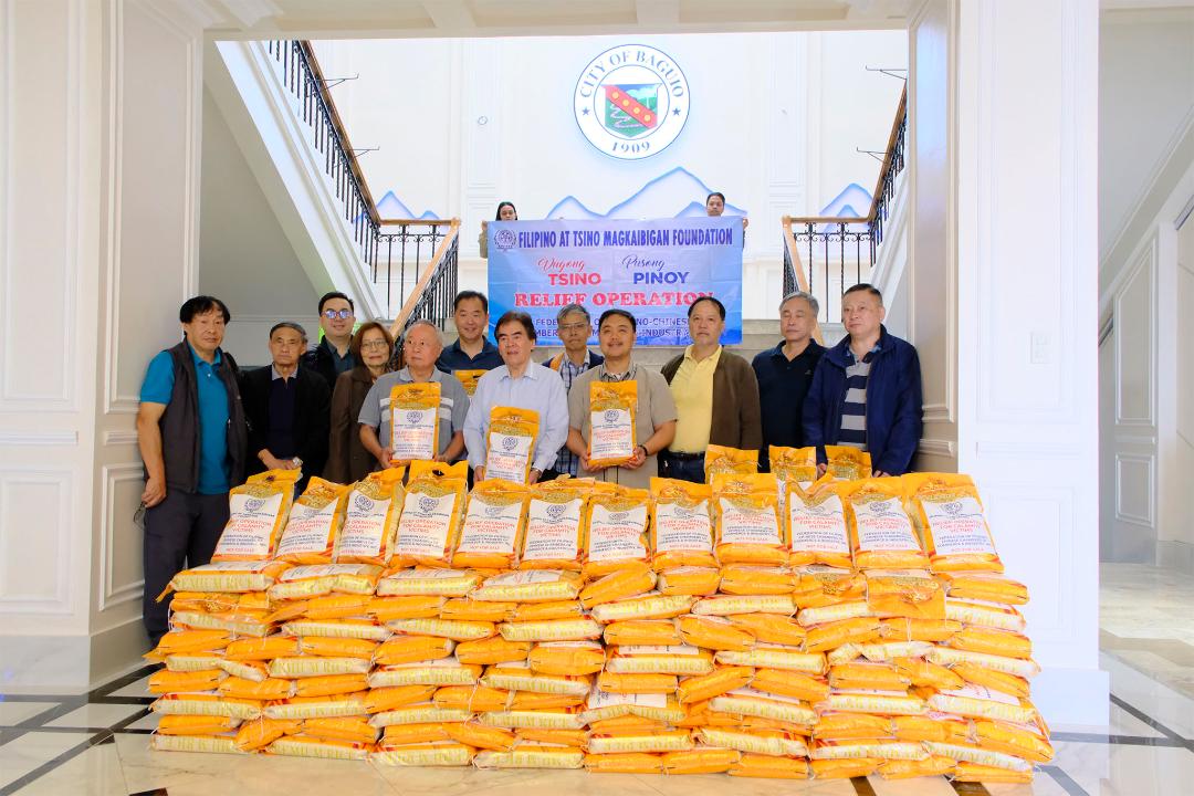 Rice Donation by Filipino Chinese groups