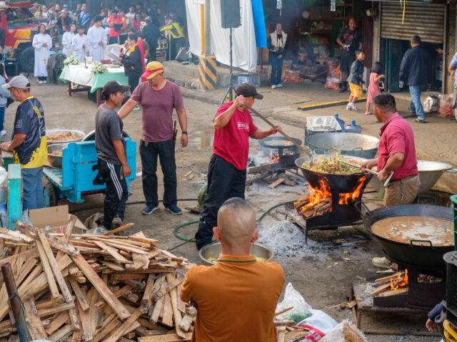 Market vendors hold thanksgiving event after SM pullout