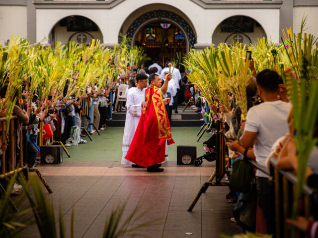 Palm Sunday draws hundreds in Baguio Cathedral