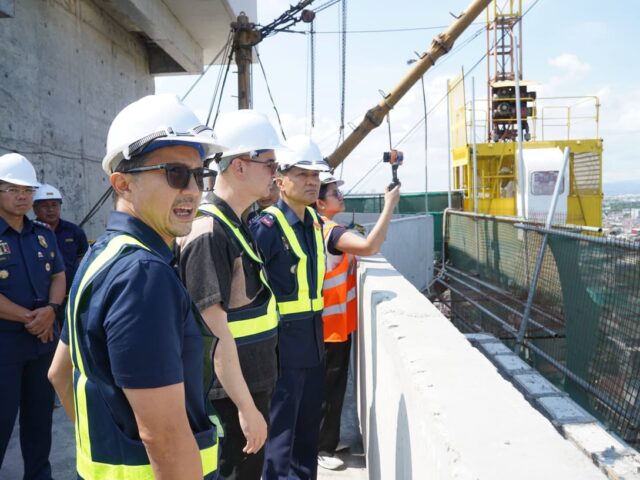 Cayetano, Dizon inspect Taguig forensic lab nearing completion